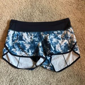Lululemon Speed Up Shorts Women’s Size 6 2.5 inseam